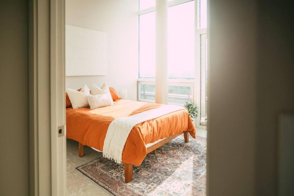 New - Luxury 2Br Penthouse Apt In Central Халифакс Екстериор снимка