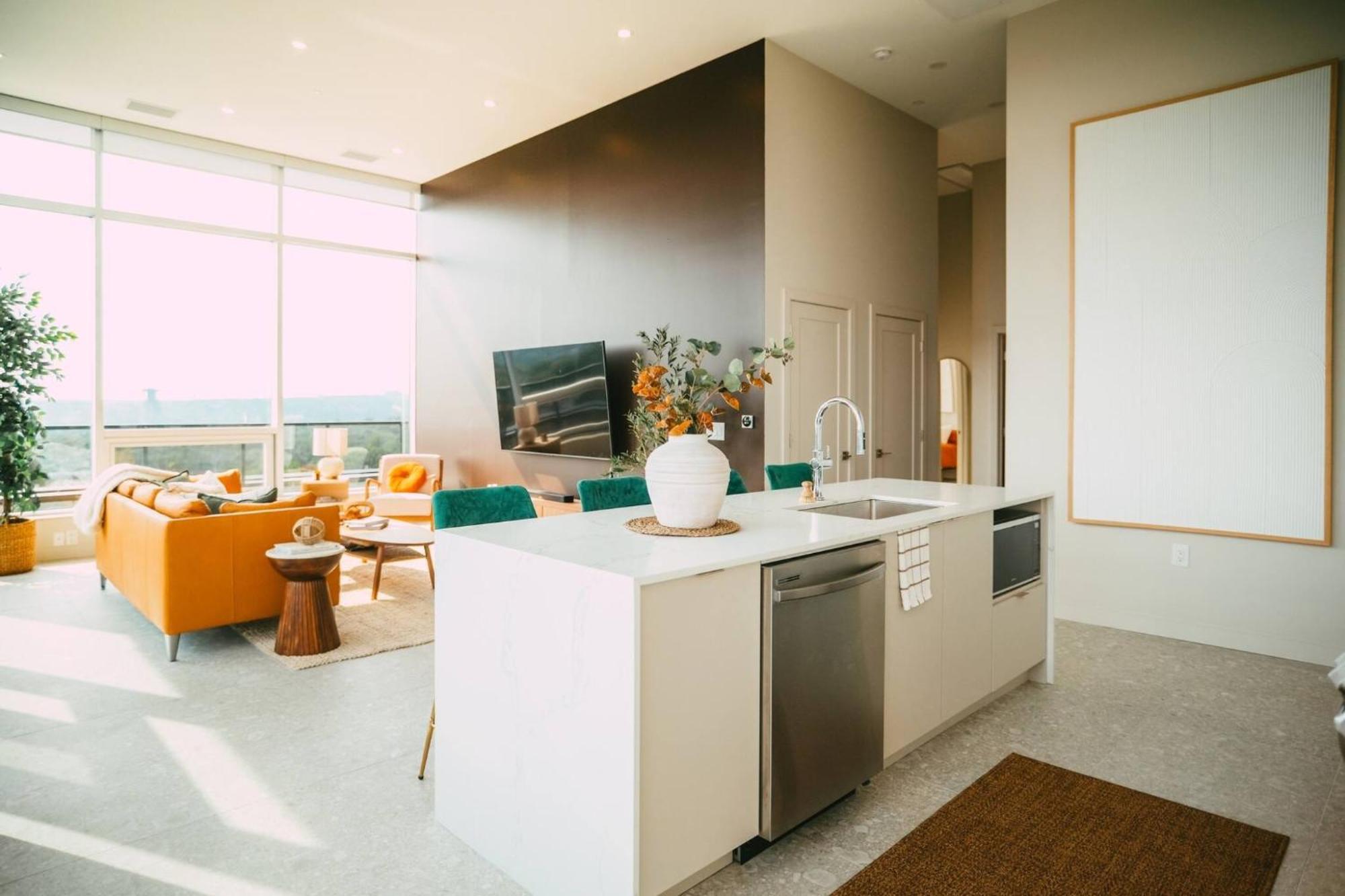 New - Luxury 2Br Penthouse Apt In Central Халифакс Екстериор снимка